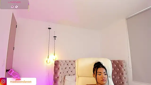 Snapshot of madisson_davon chatting on September 2025 09:26:01 PM madisson davon online show from September 2025 09:26:01 PM