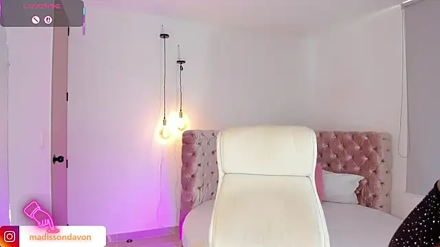 Snapshot of madisson_davon chatting on October 2025 12:45:02 PM madisson davon online show from October 2025 12:45:02 PM