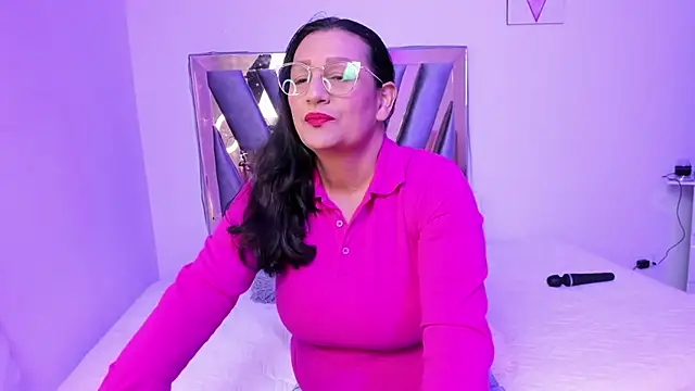 Snapshot of Victoria_Red01 chatting on December 2024 01:43:01 PM Victoria Red01 online show from December 2024 01:43:01 PM