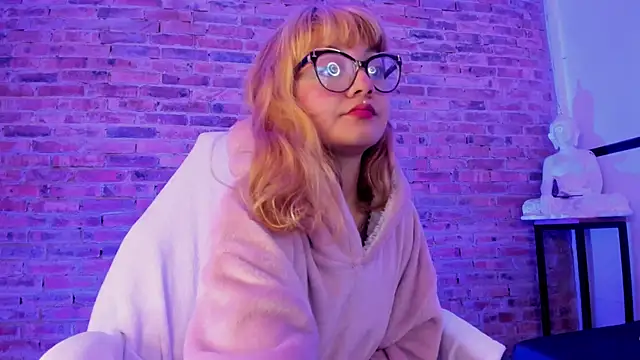 Snapshot of Sweet_Namii chatting on February 2025 06:13:02 AM Sweet Namii online show from February 2025 06:13:02 AM