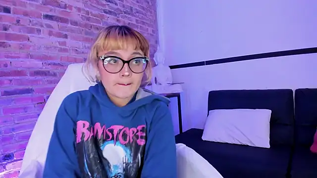 Snapshot of Sweet_Namii chatting on February 2025 02:39:02 AM Sweet Namii online show from February 2025 02:39:02 AM