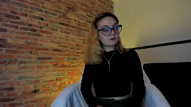 Snapshot of Sweet_Namii chatting on March 2025 02:51:02 AM Sweet Namii online show from March 2025 02:51:02 AM