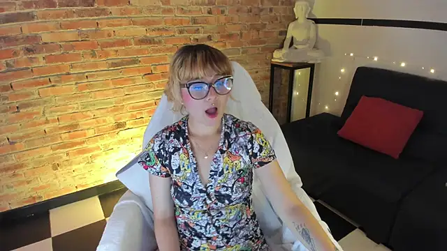 Snapshot of Sweet_Namii chatting on March 2025 06:10:01 AM Sweet Namii online show from March 2025 06:10:01 AM