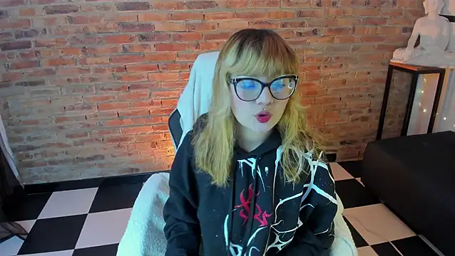 Snapshot of Sweet_Namii chatting on March 2025 03:07:01 AM Sweet Namii online show from March 2025 03:07:01 AM