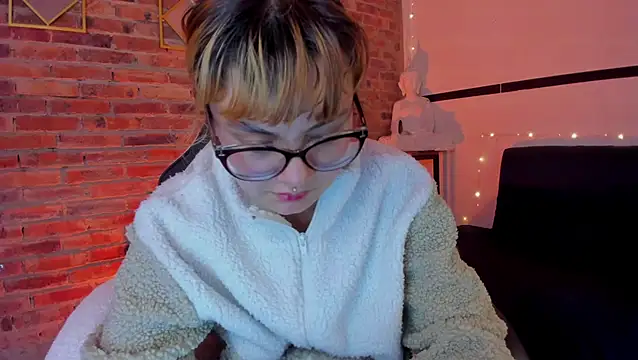 Snapshot of Sweet_Namii chatting on March 2025 07:30:02 AM Sweet Namii online show from March 2025 07:30:02 AM