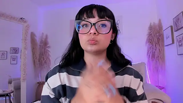 Snapshot of Sweet_Namii chatting on September 2025 07:39:01 PM Sweet Namii online show from September 2025 07:39:01 PM