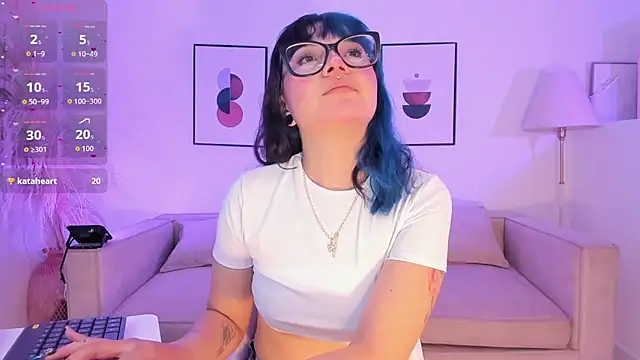 Snapshot of Sweet_Namii chatting on November 2025 06:18:02 PM Sweet Namii online show from November 2025 06:18:02 PM