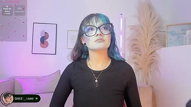 Snapshot of Sweet_Namii chatting on November 2025 07:46:02 PM Sweet Namii online show from November 2025 07:46:02 PM