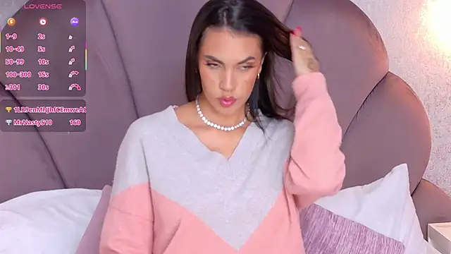 Snapshot of Camille_Torres chatting on November 2025 12:49:01 PM Camille Torres online show from November 2025 12:49:01 PM