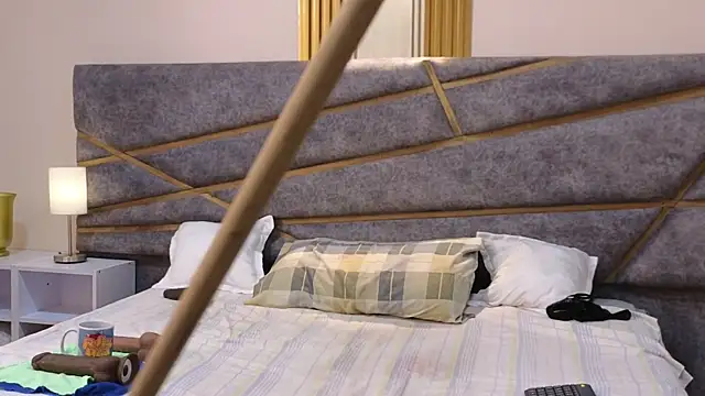 Julia Gomes online show from February 2025 10:30:01 PM