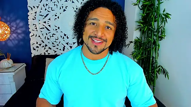 Snapshot of MikeEstevess chatting on July 2026 05:43:02 AM MikeEstevess online show from July 2026 05:43:02 AM