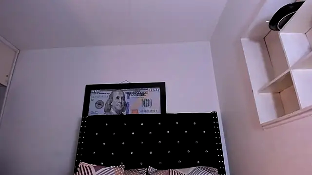 valerie luxe  online show from April 2026 01:42:02 AM