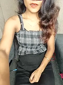 REVA DARLING online show from October 2025 05:06:01 AM