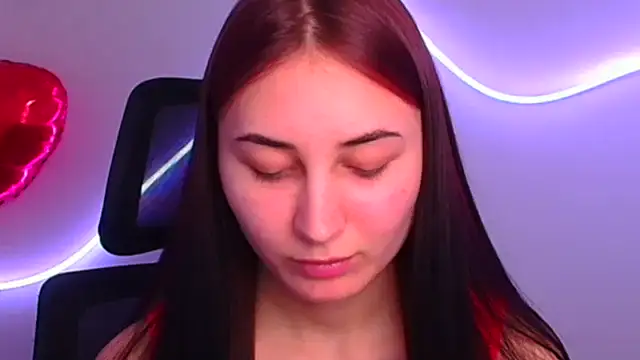 Jennifer Blum online show from February 2025 06:20:01 PM