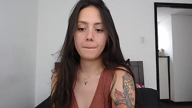 Snapshot of rebecca_collin chatting on March 2026 03:48:01 PM rebecca collin online show from March 2026 03:48:01 PM