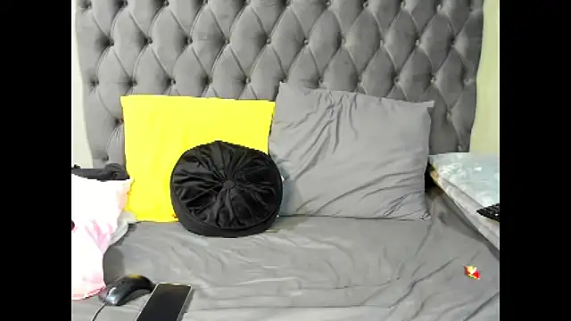 DIRTYTALKINQUEEN online show from October 2025 05:33:01 PM