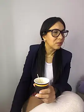 Camille jhonson online show from December 2025 10:20:02 AM