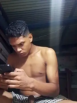 daniel traviexxxo online show from November 2025 11:40:02 PM