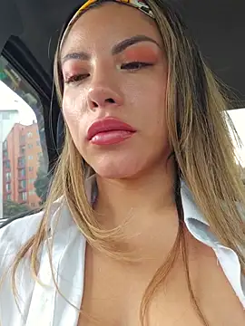 Karen San Miguel online show from September 2025 07:16:01 PM