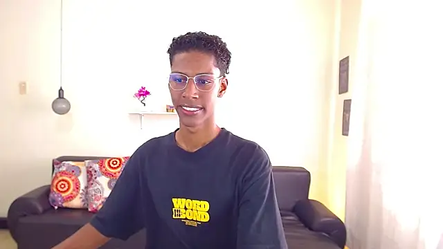 maiki18  online show from January 2025 01:29:01 PM