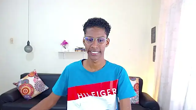 maiki18  online show from January 2025 01:24:02 PM