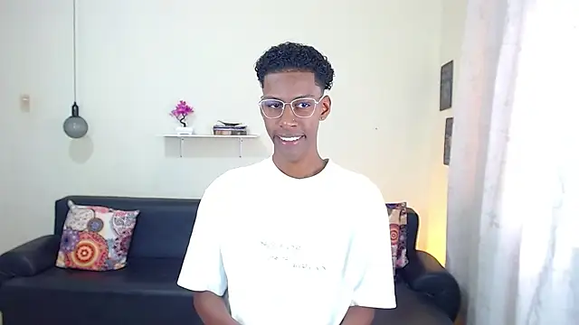 maiki18  online show from January 2025 01:30:01 PM