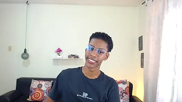 maiki18  online show from February 2025 05:42:01 PM