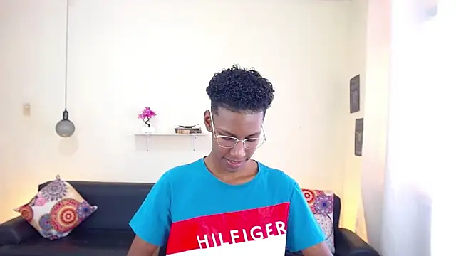 maiki18  online show from February 2025 04:56:02 PM