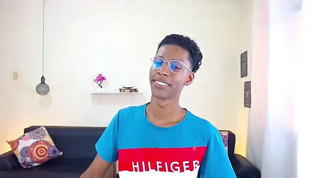 maiki18  online show from February 2025 07:59:01 PM