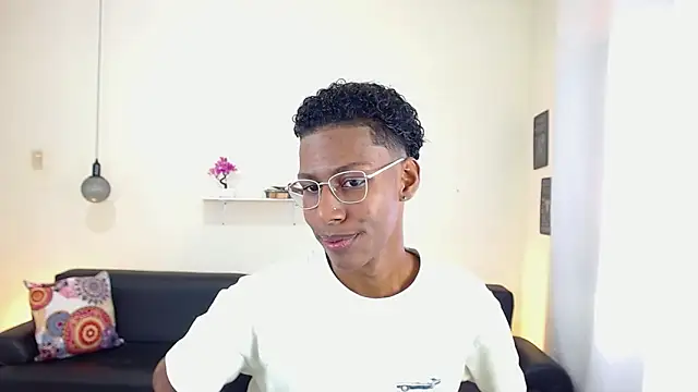 maiki18  online show from February 2025 02:22:02 PM