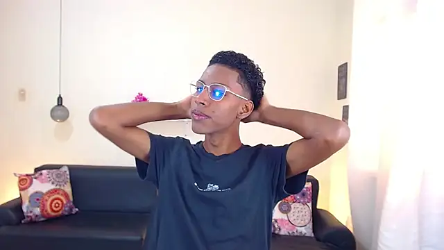 maiki18  online show from February 2025 01:42:02 PM