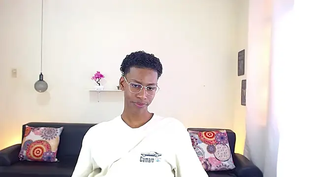 maiki18  online show from February 2025 04:37:01 PM