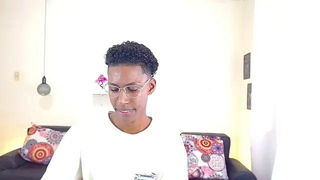 maiki18  online show from February 2025 04:56:02 PM