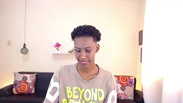 maiki18  online show from March 2025 01:50:02 PM