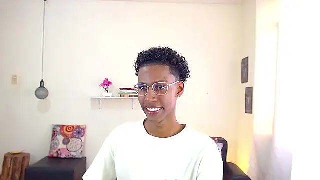 maiki18  online show from March 2025 01:47:01 PM