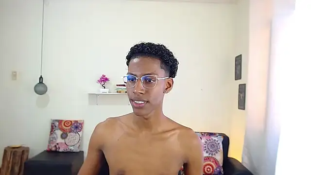 maiki18  online show from March 2025 04:46:01 PM