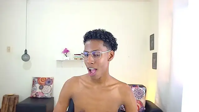 maiki18  online show from March 2025 04:51:02 PM