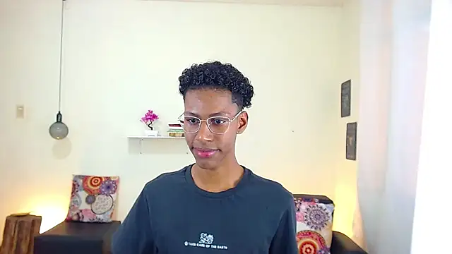 maiki18  online show from March 2025 07:59:02 PM