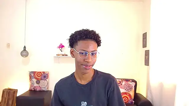 maiki18  online show from March 2025 01:48:01 PM