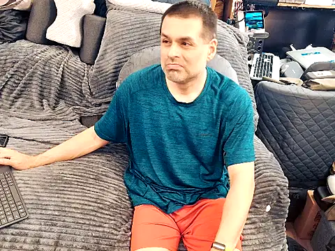 Snapshot of ClampMaster chatting on February 2026 06:19:01 PM ClampMaster online show from February 2026 06:19:01 PM