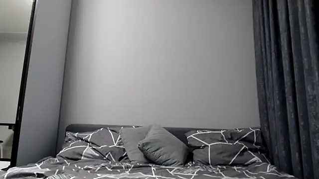 SierraSky  online show from December 2024 09:17:01 PM