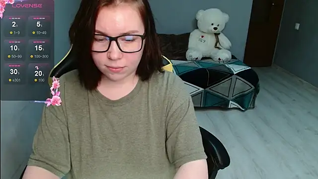 Snapshot of Emily_Amorre chatting on November 2025 05:01:02 PM Emily Amorre online show from November 2025 05:01:02 PM