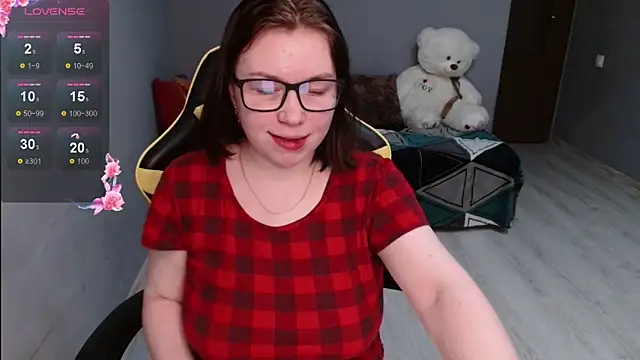 Snapshot of Emily_Amorre chatting on November 2025 07:24:01 PM Emily Amorre online show from November 2025 07:24:01 PM