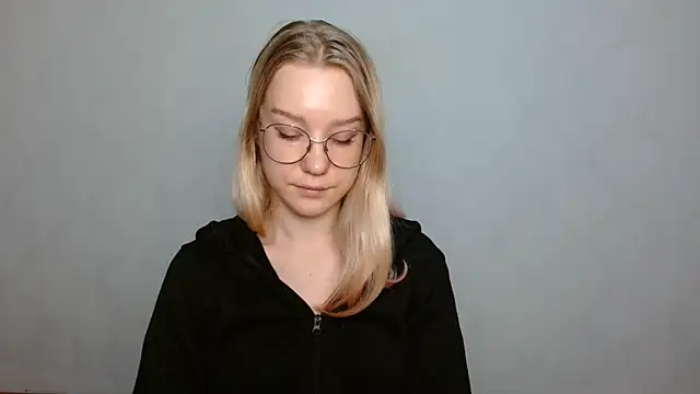 cindi hot online show from January 2025 01:05:01 PM