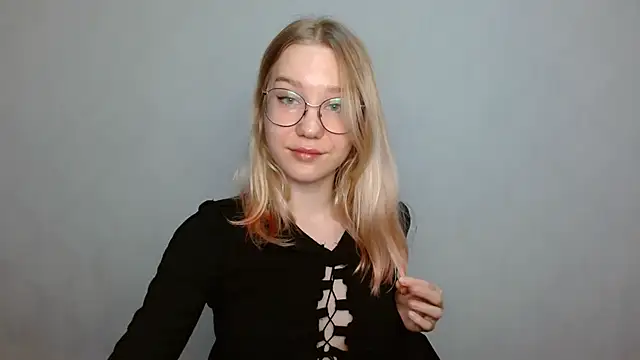 cindi hot online show from February 2025 12:05:02 PM