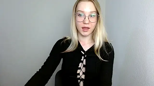 cindi hot online show from March 2025 11:12:02 AM