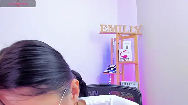 EmillySanders online show from October 2025 04:28:01 PM