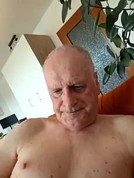 Milkasahne64 online show from April 2026 01:03:02 PM