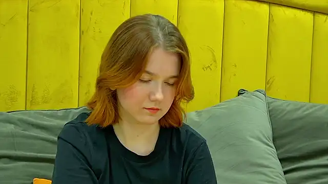 LessySmith online show from September 2025 04:12:01 PM