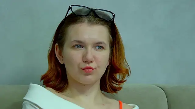 LessySmith online show from March 2026 04:29:02 AM